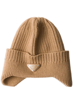 Prada enamel-logo wool beanie - Brown