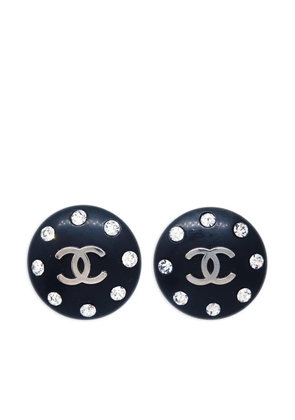 CHANEL Pre-Owned 1996 rhinestone-embellished CC button clip-on earrings - Silver