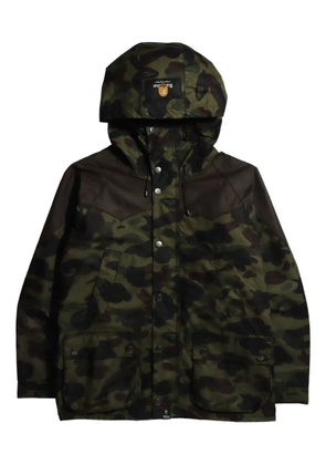 A BATHING APE® camouflage-pattern hooded jacket - Green