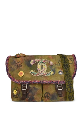 CHANEL Pre-Owned 2015 Graffiti On The Pavement cross body bag - Green