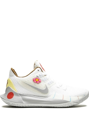 Nike x SpongeBob Squarepants Kyrie Low 2 'Sandy Cheeks' sneakers - White