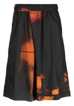 Julius tie-dye Bermuda shorts - Black