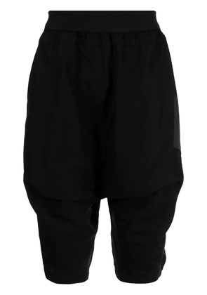Julius flap-pocket drop-crotch shorts - Black