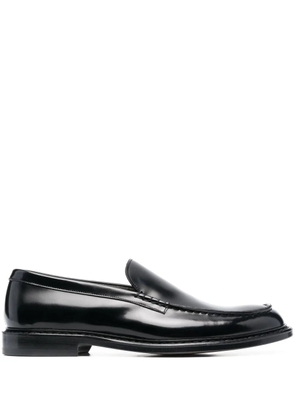 Doucal's almod-toe leather loafers - Black