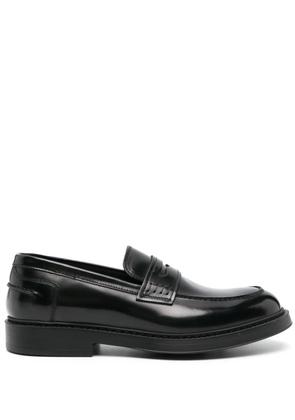 Doucal's round-toe leather loafers - Black