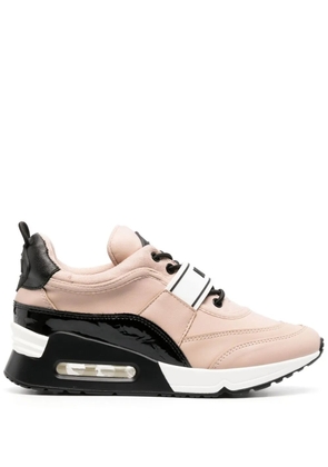 DKNY logo-print lace-up sneakers - Neutrals