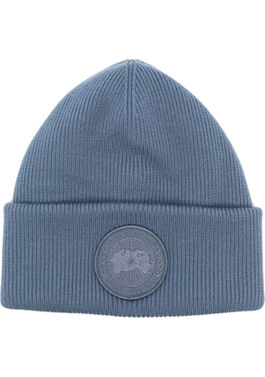 Canada Goose tonal-disc beanie hat - Blue