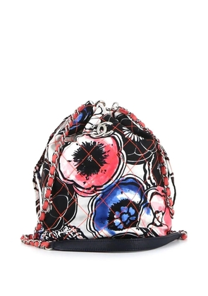 CHANEL Pre-Owned 2010 floral diamond-quilted bucket bag - Black