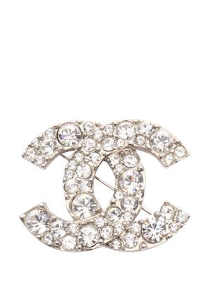 CHANEL Pre-Owned 2008 CC Stainless Steel and Rhinestone Brooch costume brooch - Silver