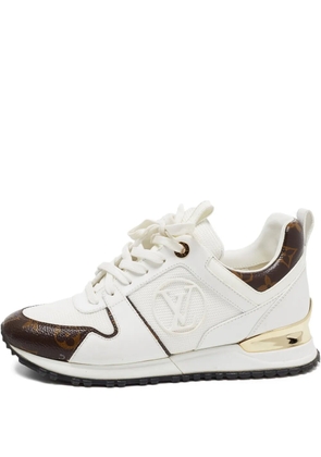 Louis Vuitton Pre-Owned leather sneakers - White