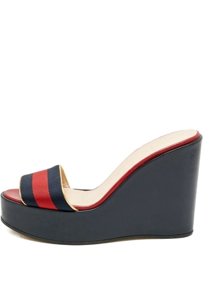 Gucci Pre-Owned wedges-hell sandals - Blue