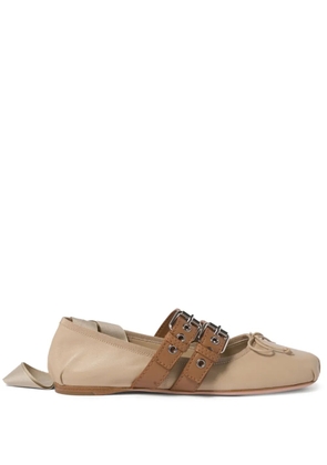 Miu Miu buckled ballet pumps - Neutrals
