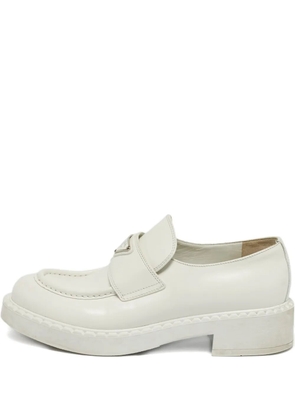 Prada Pre-Owned leather logo loafers - White