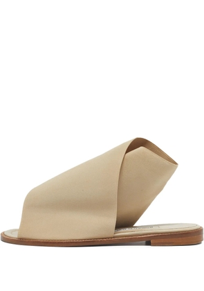 Manolo Blahnik cream flat sandals - Neutrals