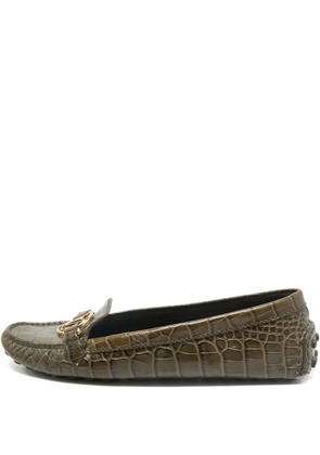 Louis Vuitton Pre-Owned Dauphine croc-embossed leather loafer - Green