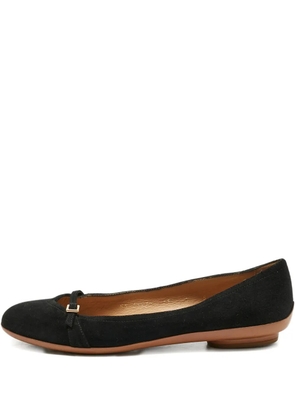 Ferragamo Pre-Owned Audrey suede flats - Black
