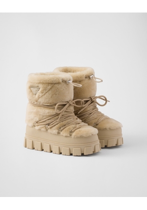 Shearling après ski booties