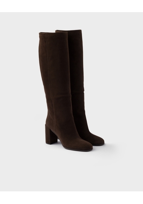 Heeled suede boots