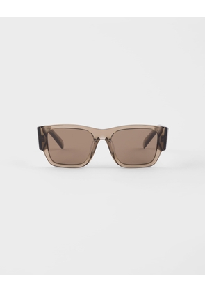 Sunglasses with triangle logo