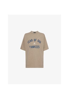 Mens Fear Of God Essentials Fog x Essentials x mlb Yankees 90's Fit Crewneck Cotton-Jersey T-Shirt