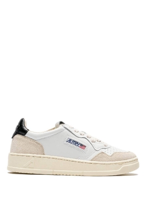 Autry Medalist Low-Top Sneakers