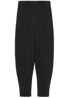 Homme Plisse Issey Miyake Basics Relaxed Pant in Black - Black. Size 3 (also in ).