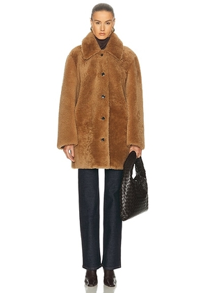 Jenni Kayne Shearling Aurora Coat in Camel - Tan. Size XS (also in ).