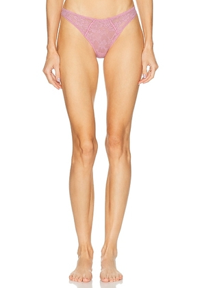 Fleur du mal Le Stretch Lace Cheeky Panty in Bisou - Pink. Size M/L (also in XS/S).