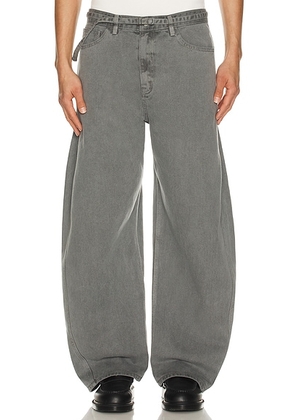 Le17Septembre Garment Dyed Curved Jeans in Grey - Grey. Size 46 (also in 48, 50).