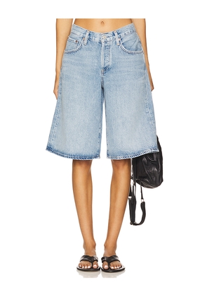 AGOLDE Baggy V Short in Blue. Size 29. Also in 30, 33.