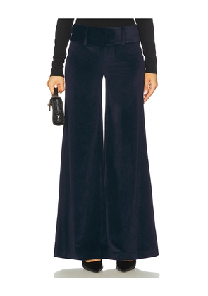 Alice + Olivia Olivia Low Rise Wide Leg Flare Pant in Blue. Size 10. Also in 2, 6.