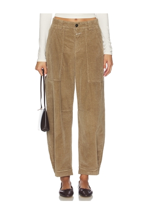 CLOSED Rhannon Pant in Beige. Size 26. Also in 29.