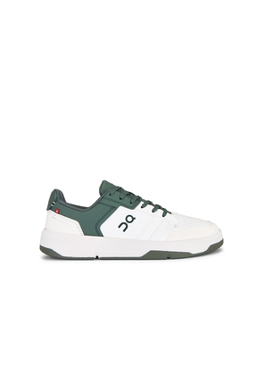 On The Roger Clubhouse Sneakers in White,Olive. Size 11.5. Also in 7.