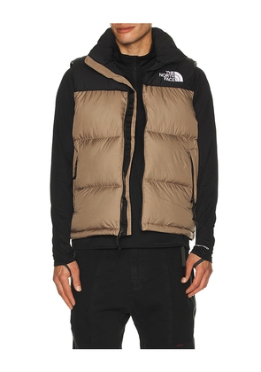 The North Face 1996 Retro Nuptse Vest in Brown. Size XL/1X. Also in XXL/2X.