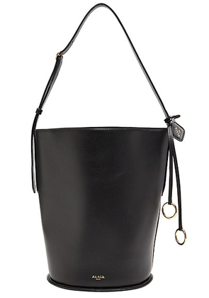 ALAÃA ALAÎªA Small Bucket Bag in Noir - Black. Size all.