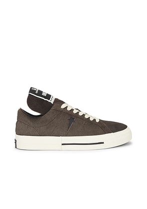 DRKSHDW by Rick Owens x Converse Onestr in Dark Dust - Brown. Size M11 (also in M10 / W11.5, M10.5 / W12, M12, M13, M5 / W6.5, M5.5 / W7, M6 /...
