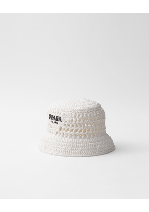 Crochet bucket hat