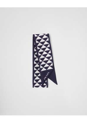 Printed silk tie