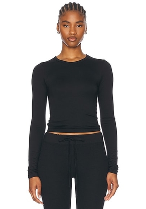 Eterne Fitted Crewneck Long Sleeve T-Shirt in Black - Black. Size S (also in ).