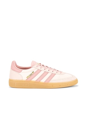 Adidas Originals Handball Spezial Sneaker in Wonder Quartz & Wonder Mauve - Pink. Size 5.5 (also in 6, 6.5, 7, 7.5, 8, 8.5, 9, 9.5).