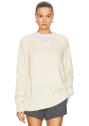 DONNI. The Cotton Cashmere V Neck Sweater in Creme - Cream. Size S (also in ).