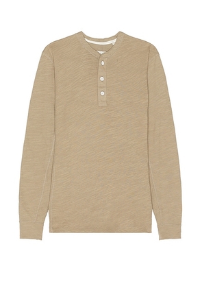 Rag & Bone Classic Henley in Taupe - Brown. Size S (also in ).