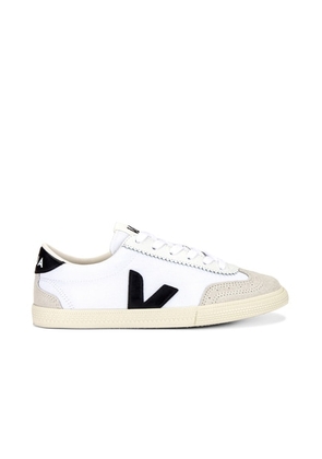 Veja Volley in White & Black - White. Size 45 (also in ).