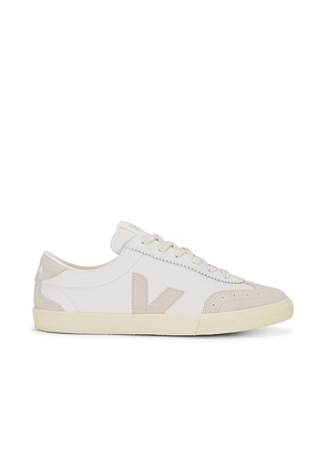 Veja Volley in White & Natural - White. Size 42 (also in 43, 44).