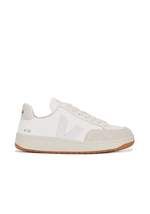 Veja V-12 in White & Natural - White. Size 44 (also in 43).