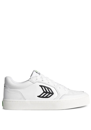 Cariuma Vallely logo-detail leather sneakers - White