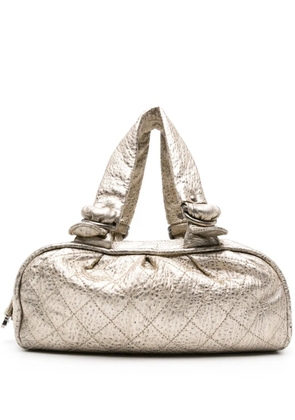 CHANEL Pre-Owned 2006-2008 diamond-quilted metallic tote bag - Gold