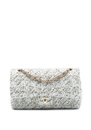 CHANEL Pre-Owned 2016-2017 Medium Classic Tweed Double Flap shoulder bag - White