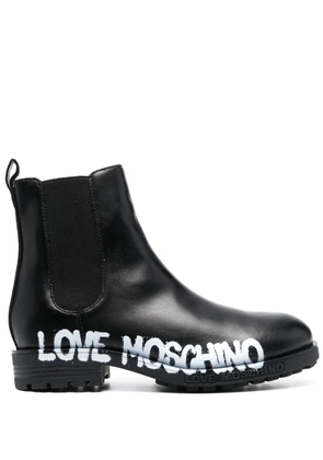 Love Moschino logo-print ankle boots - Black