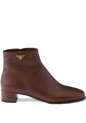 Prada 35mm logo zip boots - Brown